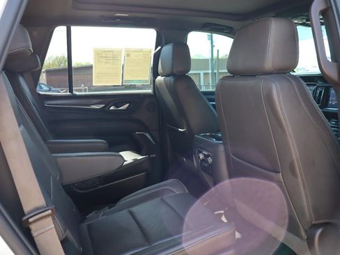 Used 2021 GMC Yukon Denali w/ LPO, Illumination Package AWD/4WD image 24