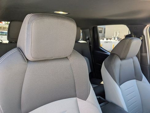 Used 2025 Toyota Tacoma 4x4 Double Cab image 3