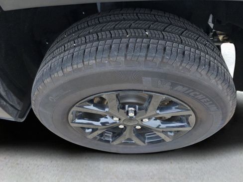 Used 2024 Jeep Grand Cherokee Altitude image 34