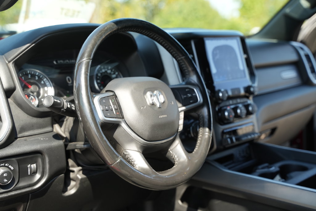 Used 2020 RAM 1500 4x4 Crew Cab image 28