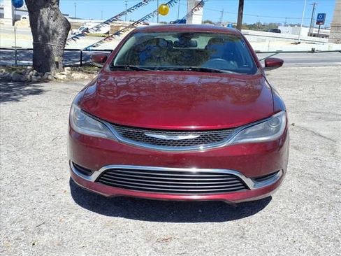 Used 2016 Chrysler 200 Limited image 2