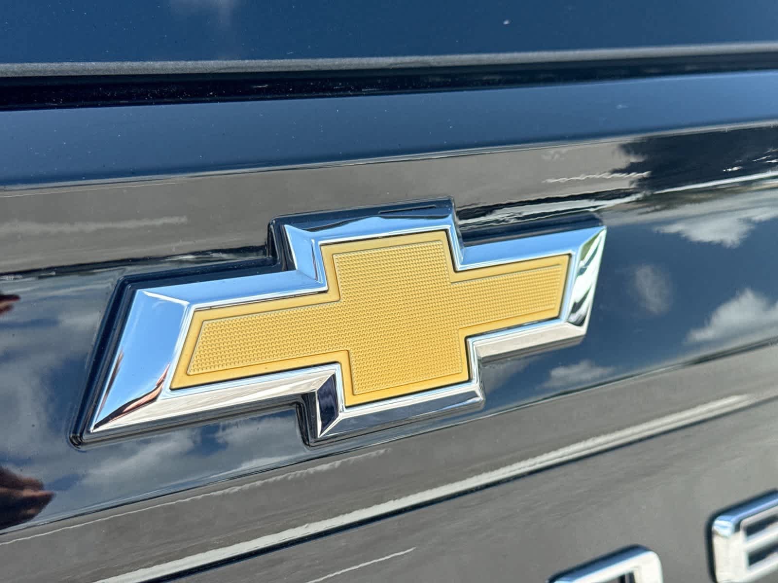 Used 2025 Chevrolet Tahoe High Country AWD/4WD image 18
