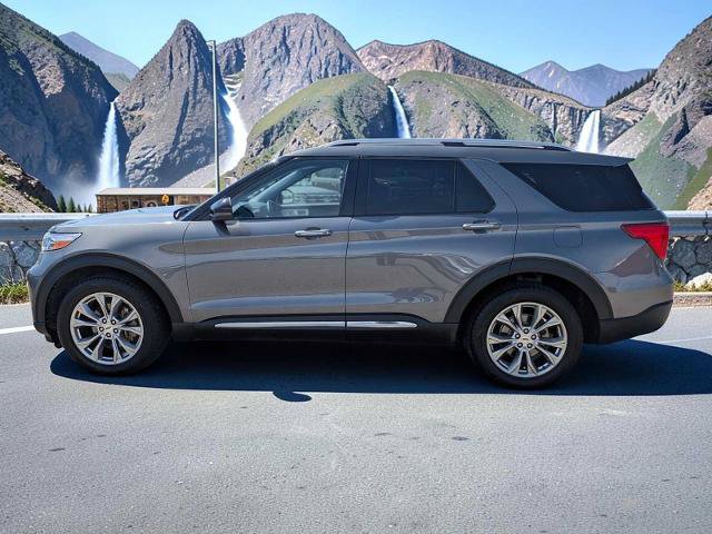 Certified 2023 Ford Explorer Limited AWD/4WD image 3