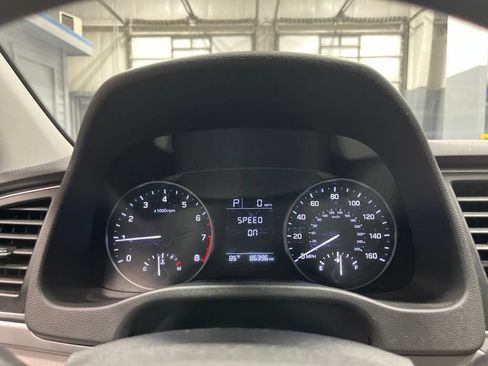 Used 2017 Hyundai Elantra SE FWD image 18
