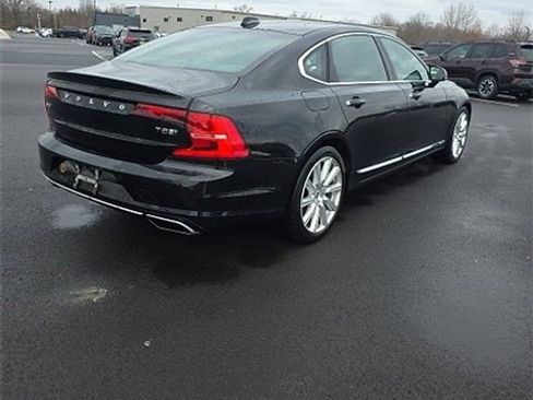 Used 2018 Volvo S90 T8 Inscription image 4