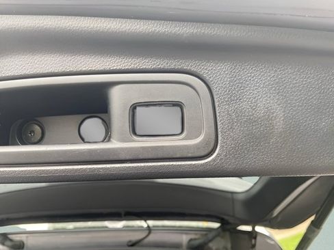 Used 2020 Honda Pilot Touring image 15
