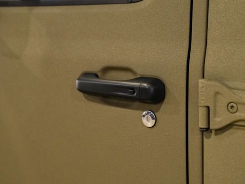 Used 2025 Jeep Wrangler Unlimited Rubicon 392 image 58