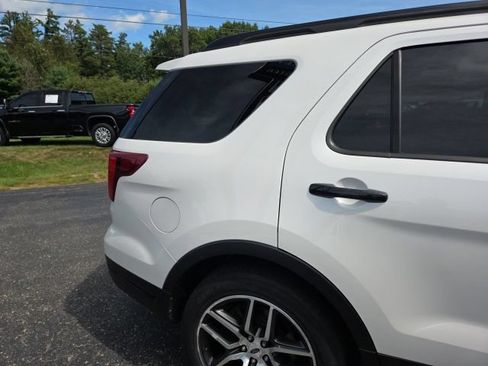 Used 2018 Ford Explorer Sport AWD/4WD image 36