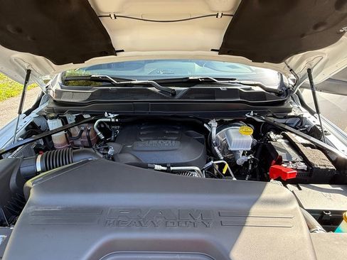 Used 2024 RAM 2500 Laramie w/ Night Edition AWD/4WD image 10