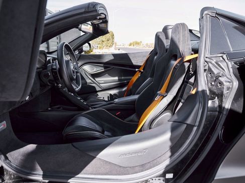 Used 2020 McLaren 720S Spider RWD image 32