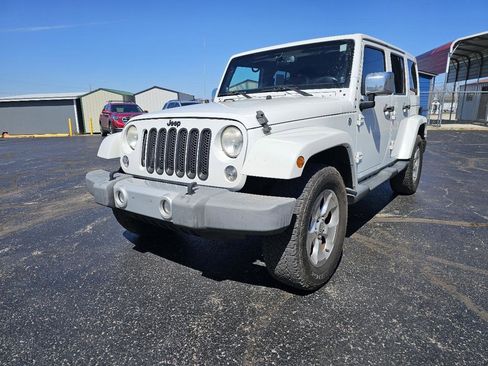 Used 2014 Jeep Wrangler Unlimited Sahara w/ Connectivity Group image 2