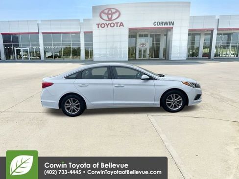 Used 2017 Hyundai Sonata SE w/ Cargo Package image 9