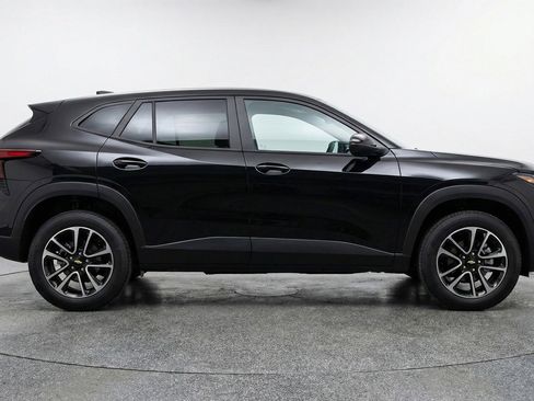 Used 2025 Chevrolet TrailBlazer LT FWD image 11