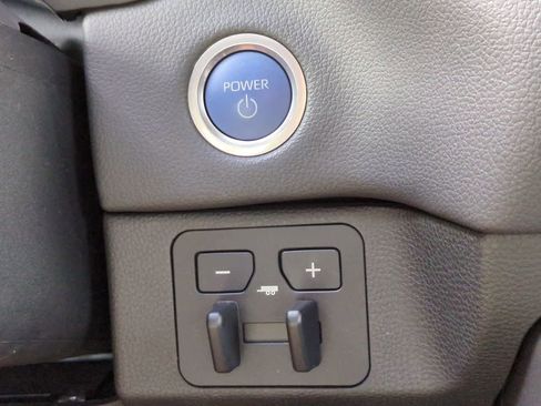 Used 2023 Toyota Sequoia Limited image 28