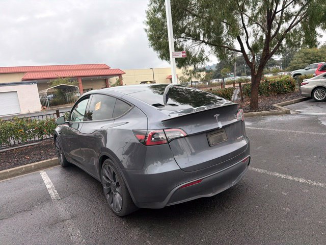 Used 2023 Tesla Model Y Performance AWD/4WD image 13