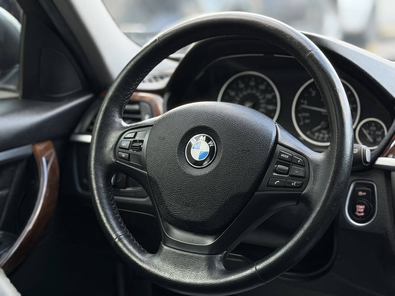 Used 2013 BMW 328i xDrive Sedan AWD/4WD image 17