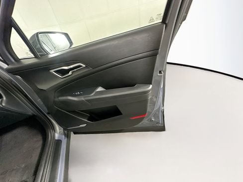 Used 2025 Kia Sportage LX image 30