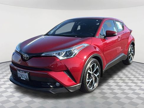 Used 2018 Toyota C-HR XLE FWD image 1