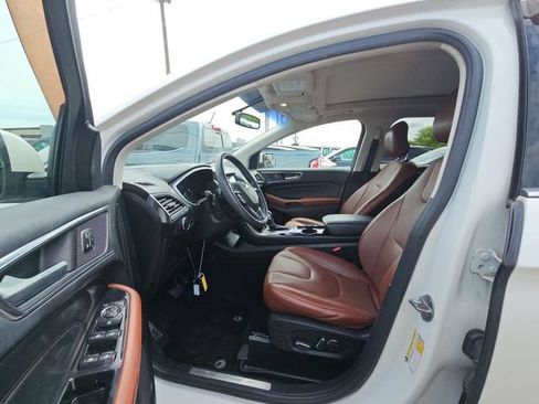 Used 2018 Ford Edge Titanium w/ Equipment Group 301A AWD/4WD image 5