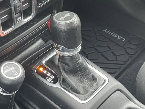 Used 2022 Jeep Wrangler Unlimited Sport image 23