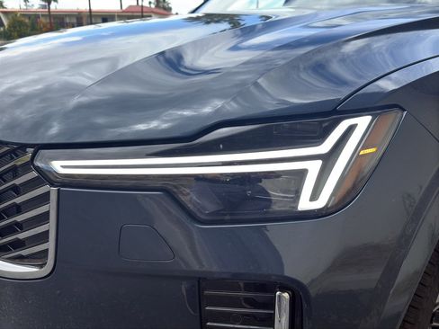 New 2026 Volvo XC90 T8 Plus w/ Protection Package Premier AWD/4WD image 9