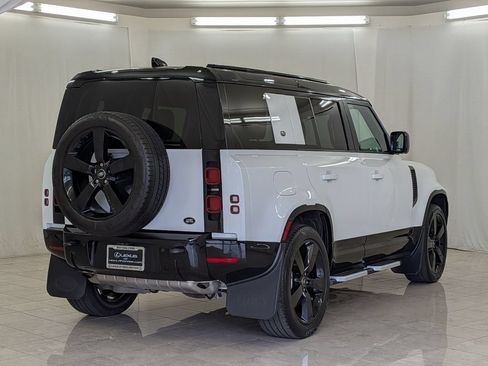 Used 2022 Land Rover Defender 110 X-Dynamic SE AWD/4WD image 9