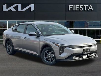 New 2025 Kia K4 LXS