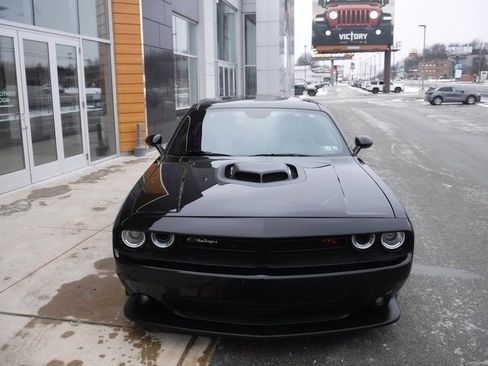 Used 2022 Dodge Challenger R/T Scat Pack w/ Shaker Package image 4