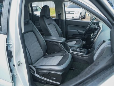 Used 2017 Chevrolet Colorado Z71 image 11