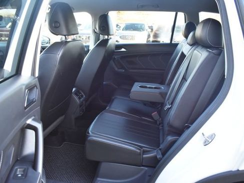 Used 2023 Volkswagen Tiguan SE image 33