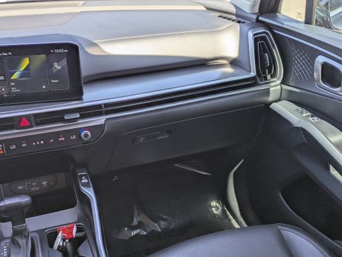 Certified 2024 Kia Sorento S w/ Panoramic Sunroof Package FWD image 18