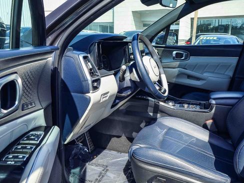 Used 2023 Kia Sorento SX Prestige AWD/4WD image 2