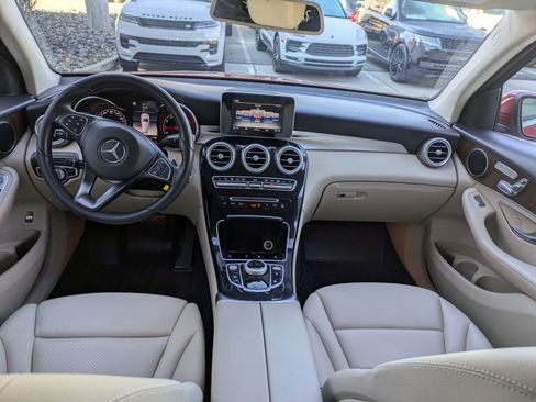 Used 2018 Mercedes-Benz GLC 300 4MATIC image 25