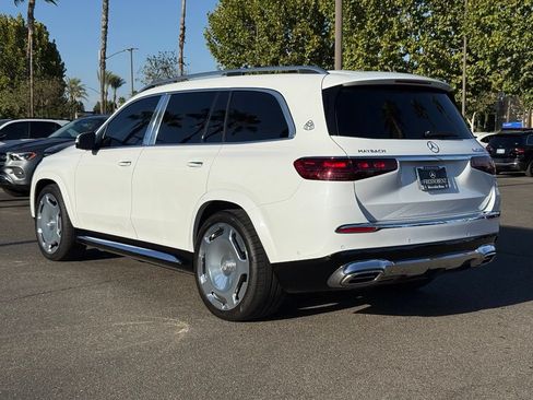 Used 2024 Mercedes-Benz Maybach GLS 600 4MATIC image 12