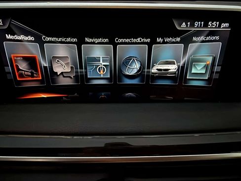 Used 2016 BMW 740i image 17