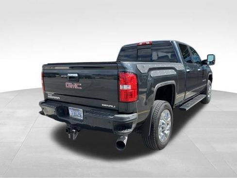 Used 2018 GMC Sierra 2500 Denali w/ Duramax Plus Package AWD/4WD image 4