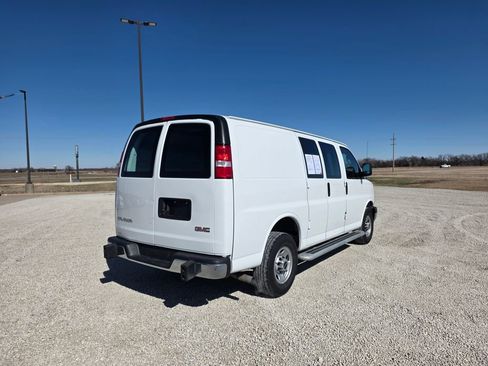 Used 2024 GMC Savana 2500 w/ Driver Convenience Package image 3
