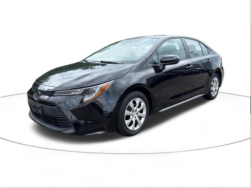 Used 2024 Toyota Corolla LE FWD image 7