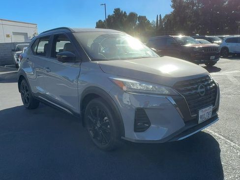 Used 2024 Nissan Kicks SR w/ SR Premium Package FWD image 3