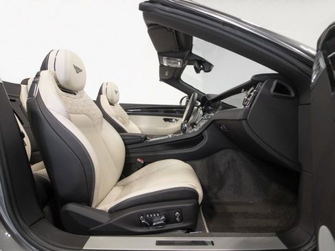 Used 2021 Bentley Continental GT image 46