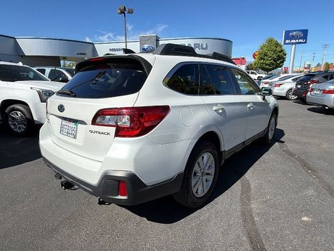 Used 2018 Subaru Outback 2.5i Premium AWD/4WD image 4