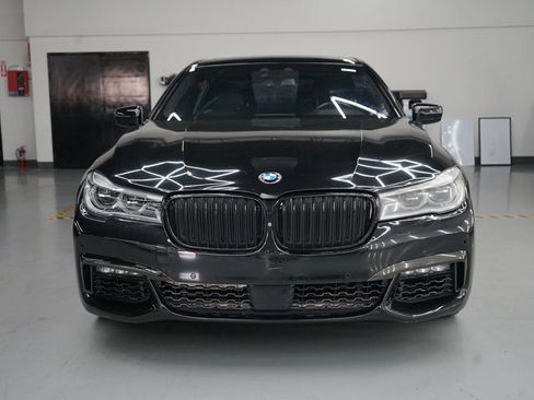 Used 2016 BMW 750i xDrive image 4