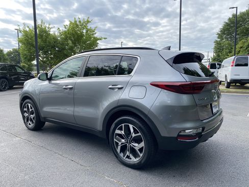 Used 2022 Kia Sportage EX AWD/4WD image 7
