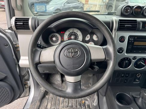 Used 2008 Toyota FJ Cruiser 4WD image 12