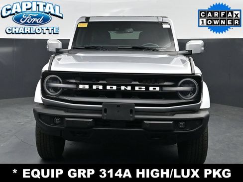 Used 2024 Ford Bronco Outer Banks AWD/4WD image 2