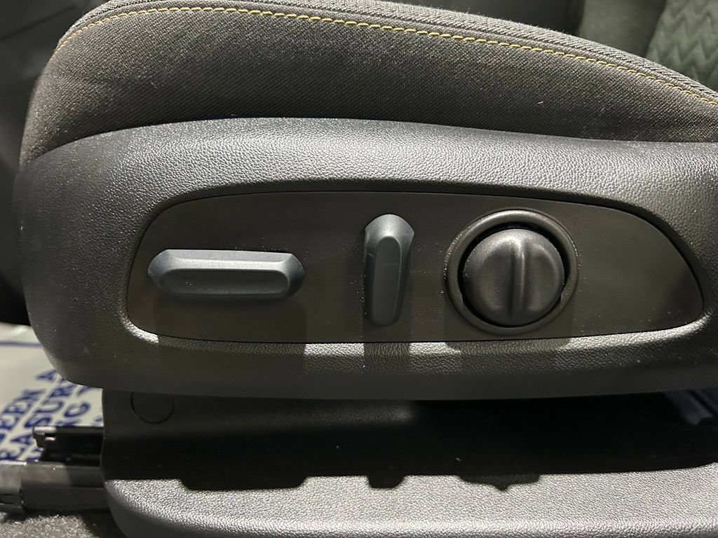 Used 2022 Chevrolet Equinox LT FWD image 18