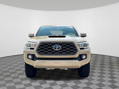 Used 2020 Toyota Tacoma TRD Sport AWD/4WD image 2