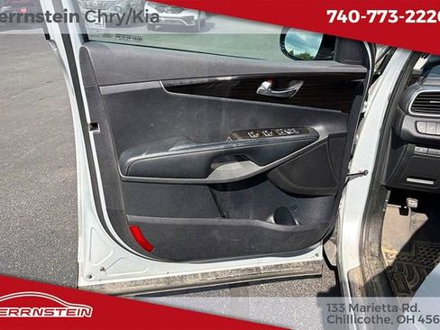 Used 2020 Kia Sorento LX FWD image 7