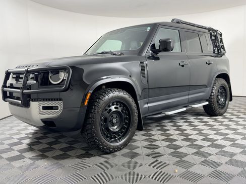 Used 2023 Land Rover Defender 110 S image 1