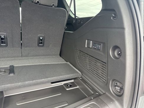 New 2026 GMC Yukon XL Elevation w/ LPO, Elevation Black Package image 36